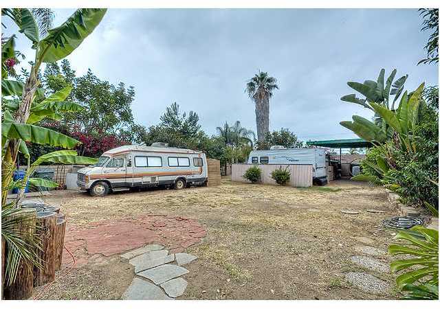528 Park Lane Encinitas, CA 92024 - Photo 24 of 25 Extra lot space with lots of room!