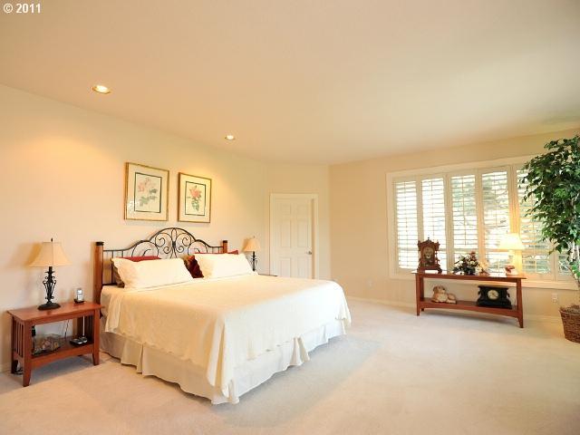 13855 Southwest Alpine View Tigard, OR 97224 - Photo 6 of 16 Gallery Image 6