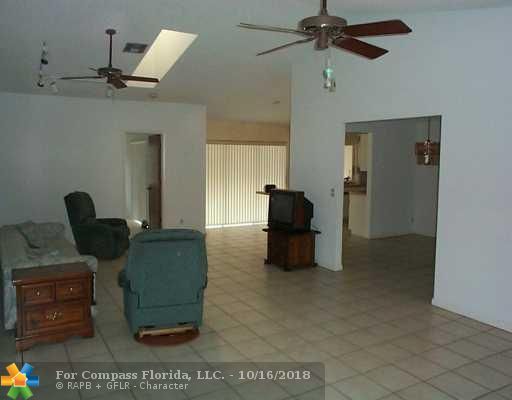 5487 Pine Circle Coral Springs, FL 33067 - Photo 5 of 6