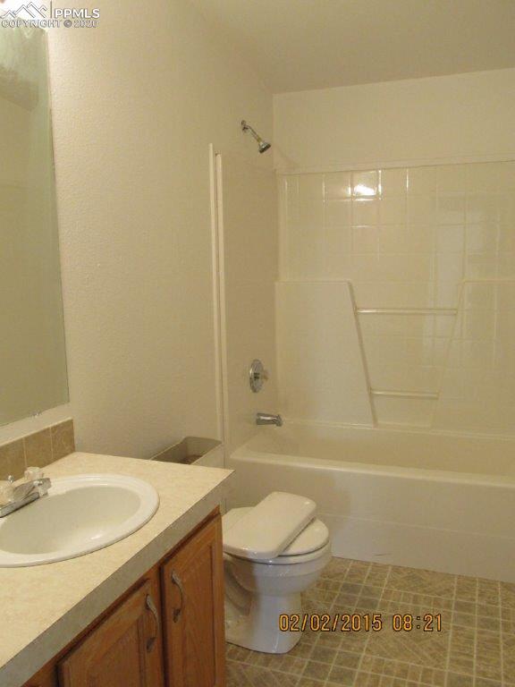 21376 County Road, Unit 2 Rush, CO 80833 - Photo 9 of 17 A full bath in the hallway