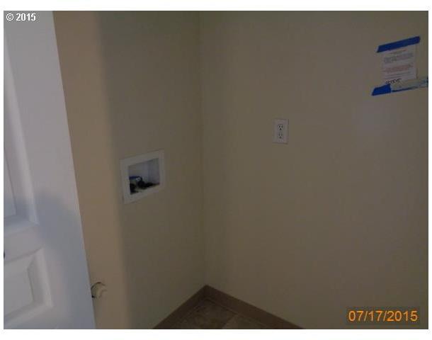 3173 Southeast Powell Valley Road Gresham, OR 97080 - Photo 9 of 14 Gallery Image 9
