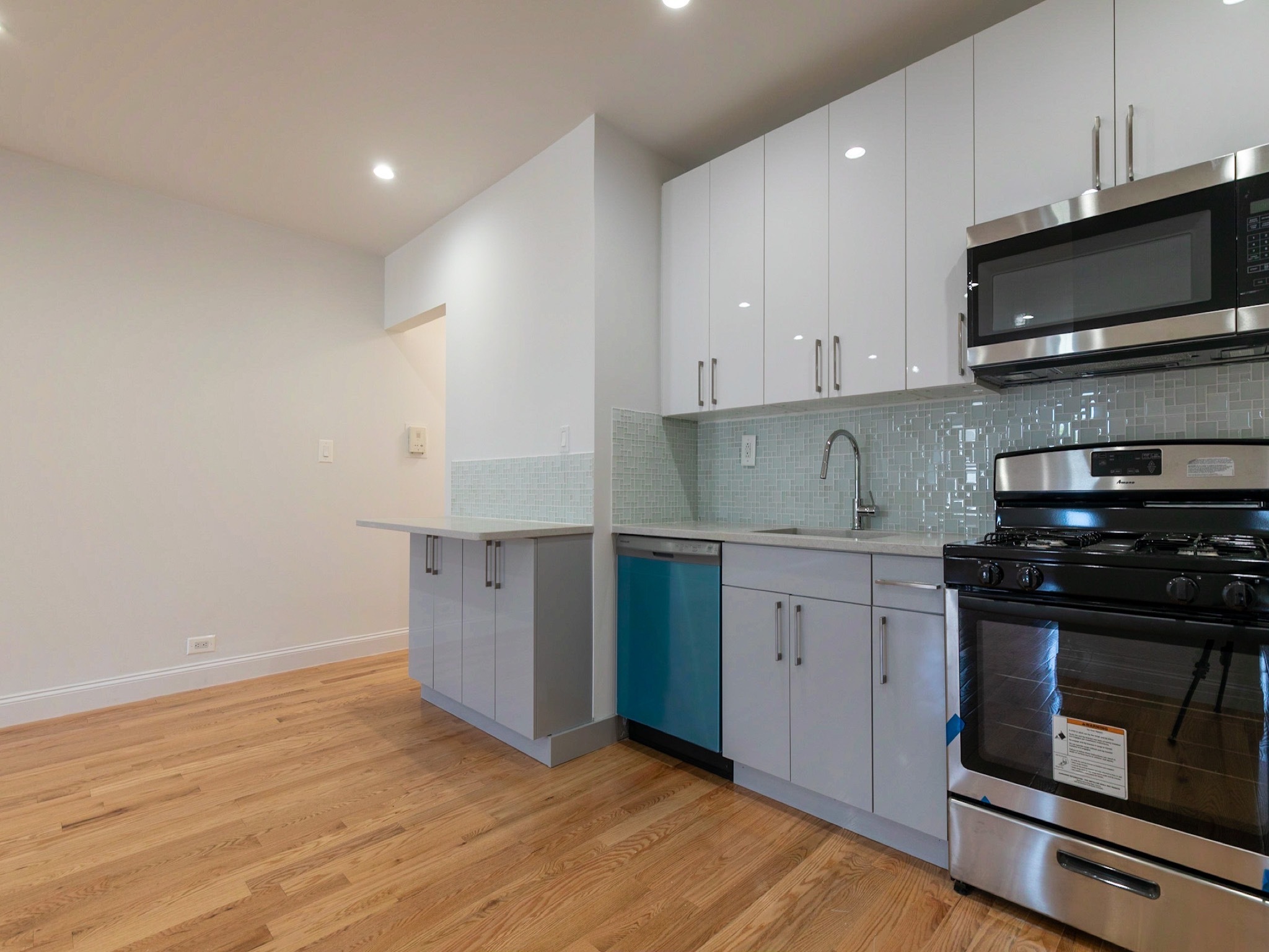 160 Beach 117th Street, Unit 1K Queens, NY 11694 - Photo 1 of 11