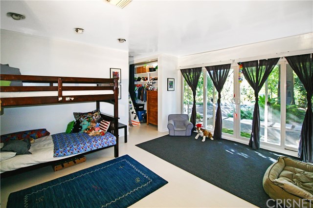 12445 Viewcrest Road Studio City, CA 91604 - Photo 18 of 28