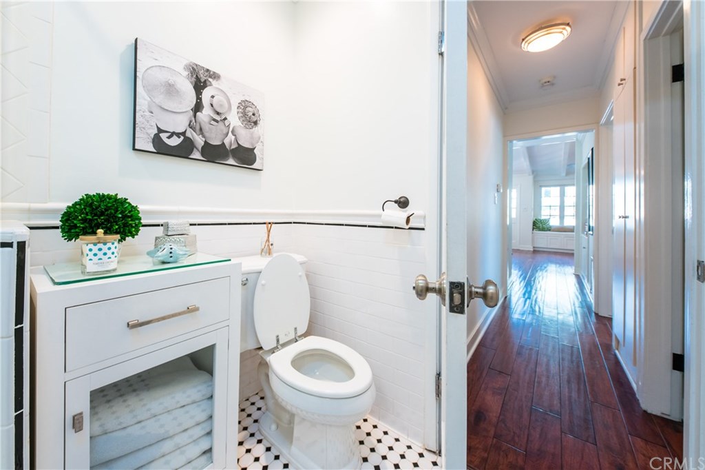 528 24th Street Manhattan Beach, CA 90266 - Photo 11 of 32