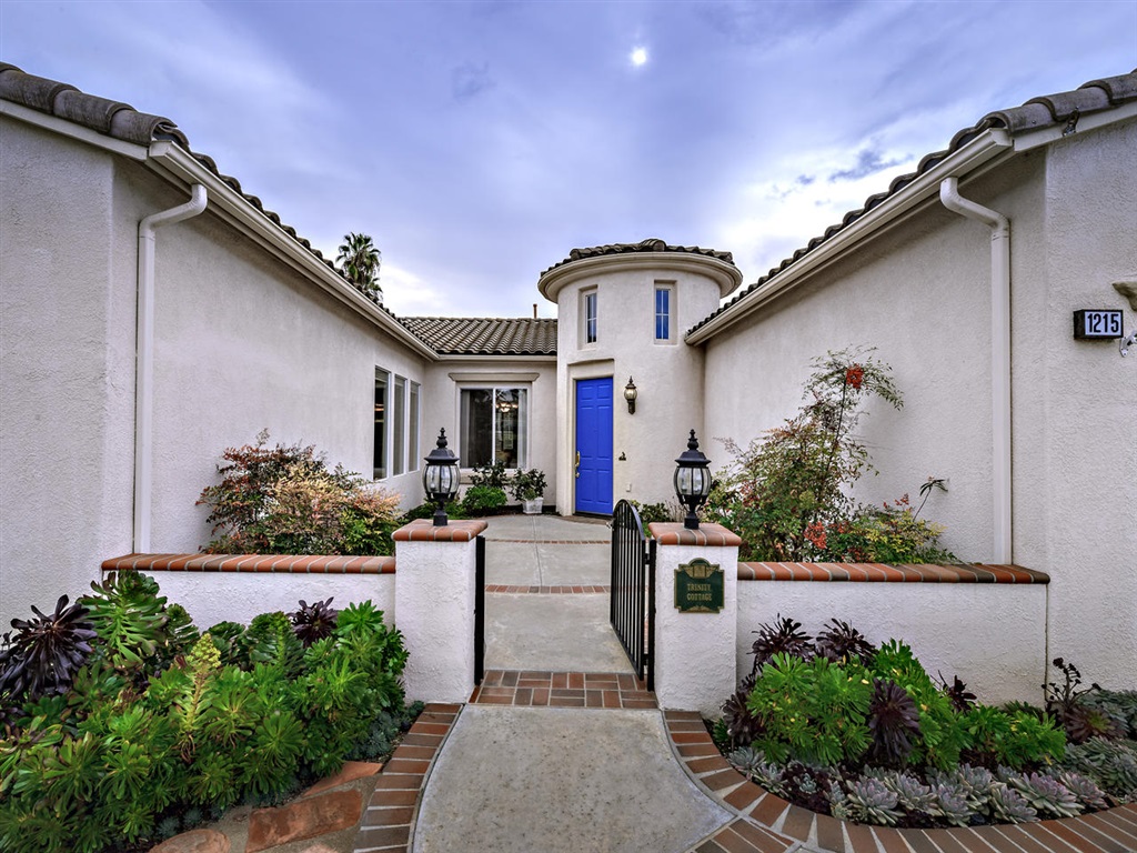 1215 Firecrest Way Fallbrook, CA 92028 - Photo 3 of 25