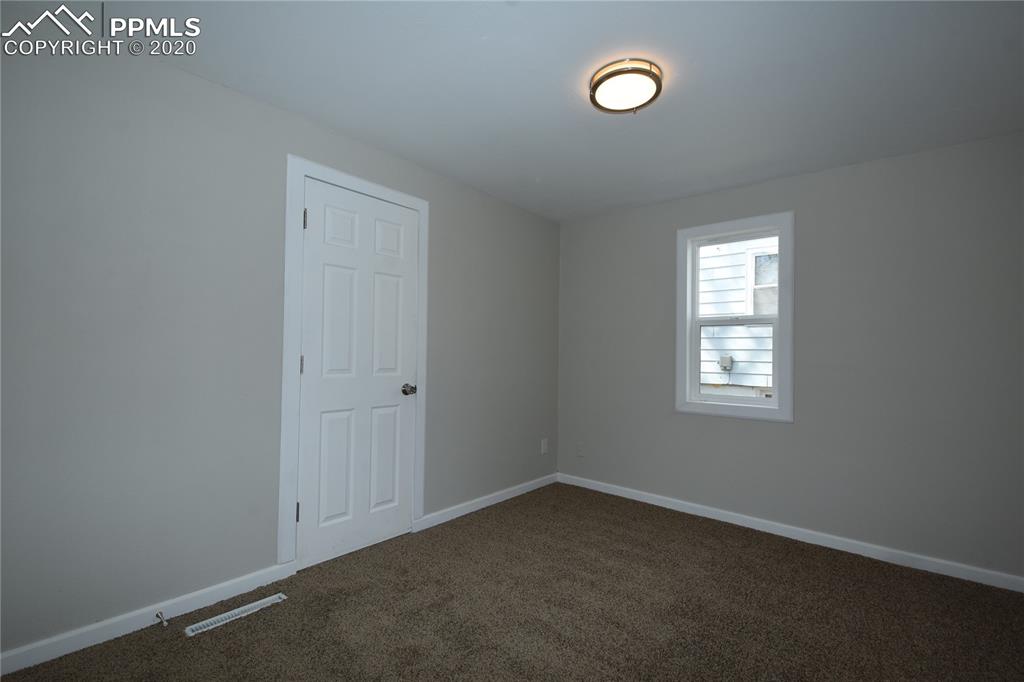 812 Sunset Road Colorado Springs, CO 80909 - Photo 7 of 32