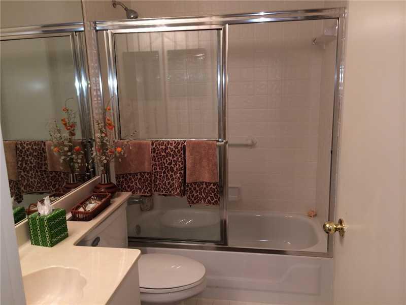 Emerald Pointe Delray Beach, FL 33446 - Photo 13 of 16