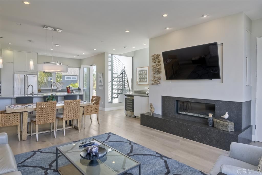 702 7th Street Coronado, CA 92118 - Photo 6 of 24