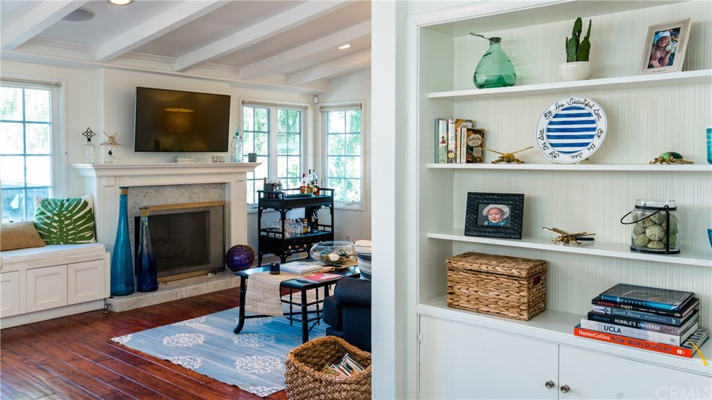 528 24th Street Manhattan Beach, CA 90266 - Photo 2 of 32