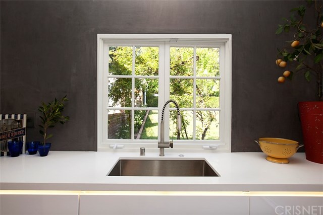 665 Deodara Drive Altadena, CA 91001 - Photo 13 of 33