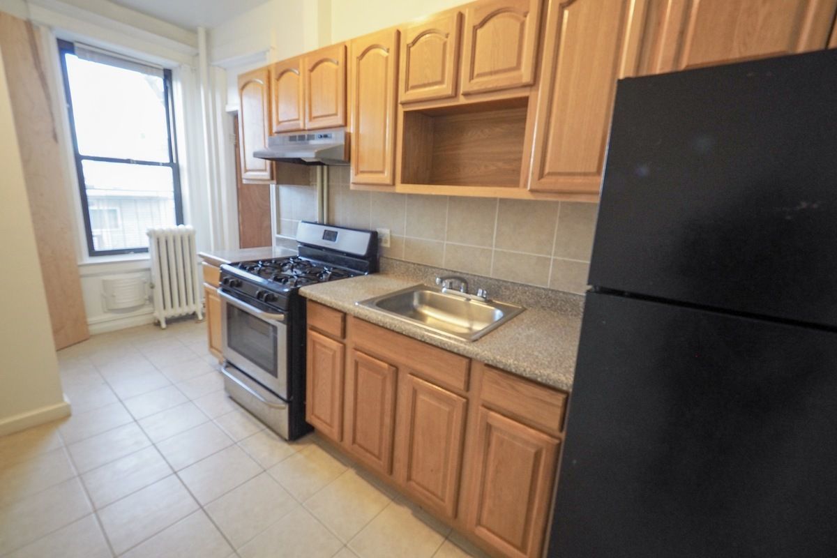 31-12 42nd Street, Unit 8 Queens, NY 11103 - Photo 4 of 8