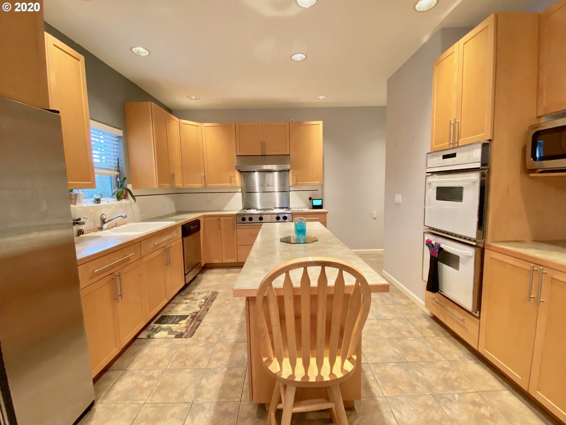 4914 Southwest Dickinson Street Portland, OR 97219 - Photo 4 of 26