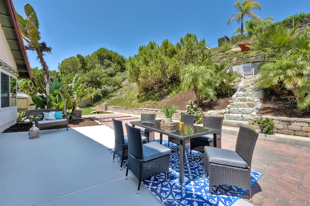 441 Raphael Court Encinitas, CA 92024 - Photo 6 of 25 Spacious Backyard for Entertaining or Relaxing