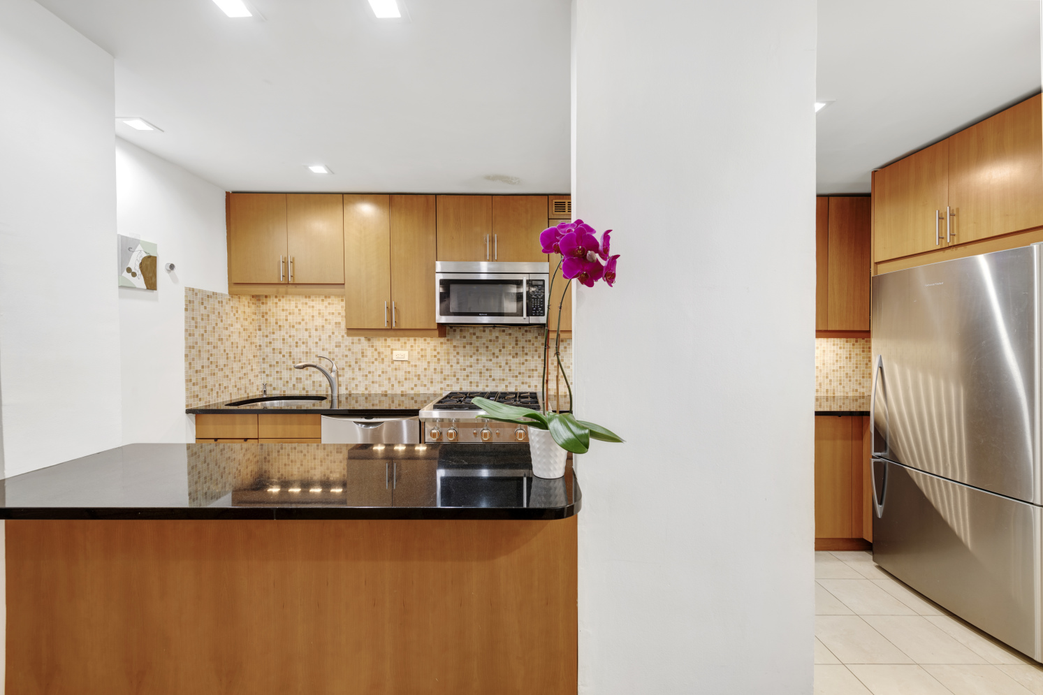 136 East 56th Street, Unit 3J Manhattan, NY 10022 - Photo 6 of 14