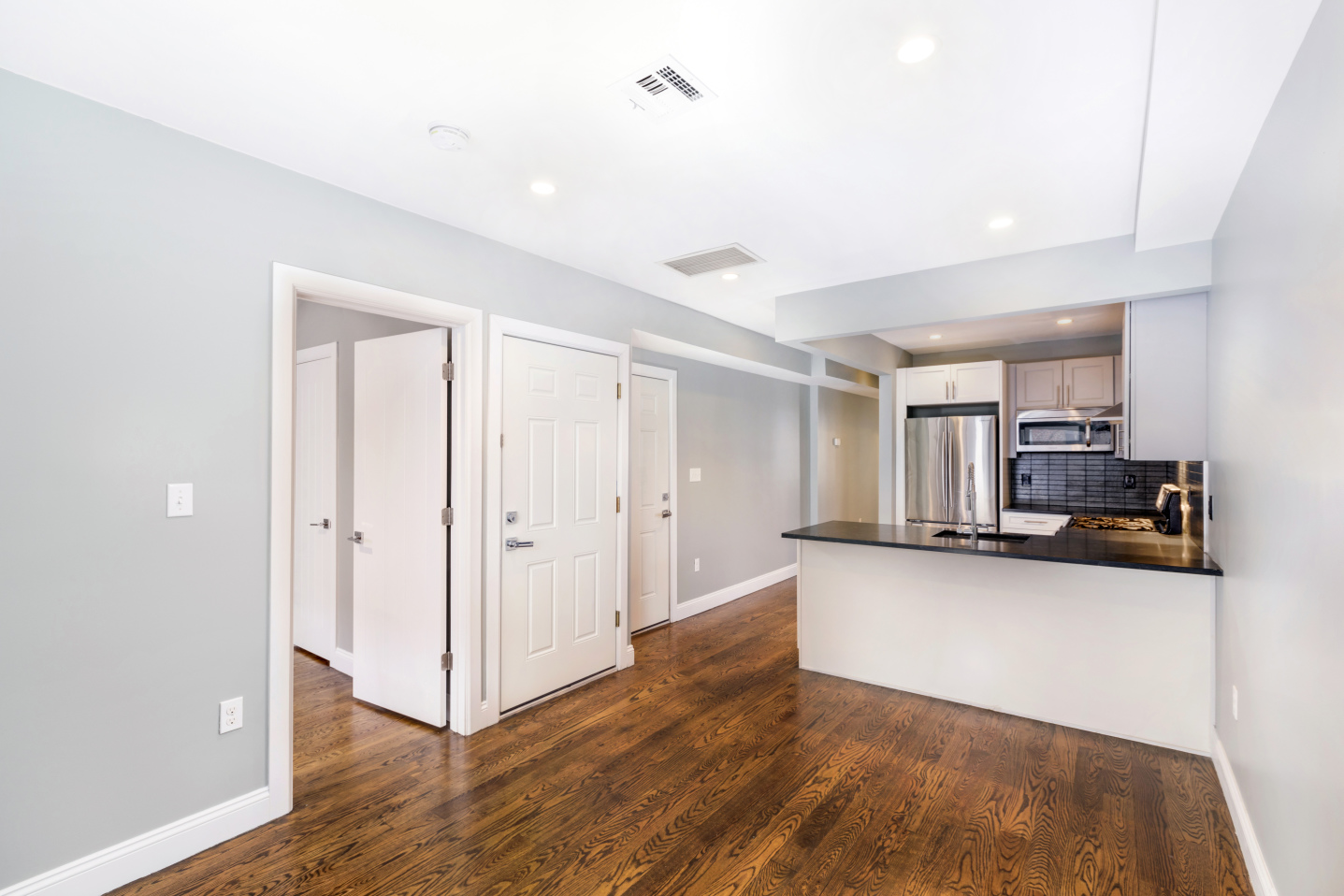 270 Hawthorne Street, Unit 2 Brooklyn, NY 11225 - Photo 2 of 7