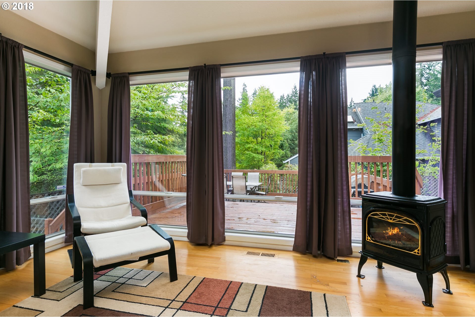 4110 Southwest Comus Street Portland, OR 97219 - Photo 5 of 27 Gallery Image 5