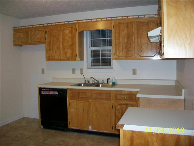 1007 State Line Road Oak Grove, KY 42262 - Photo 5 of 13