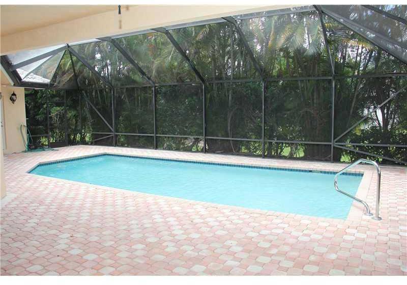 7698 La Corniche Circle Boca Raton, FL 33433 - Photo 2 of 21