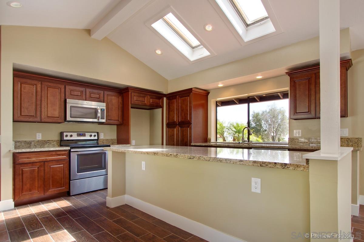 6381 Rainbow Heights Road Fallbrook, CA 92028 - Photo 8 of 25