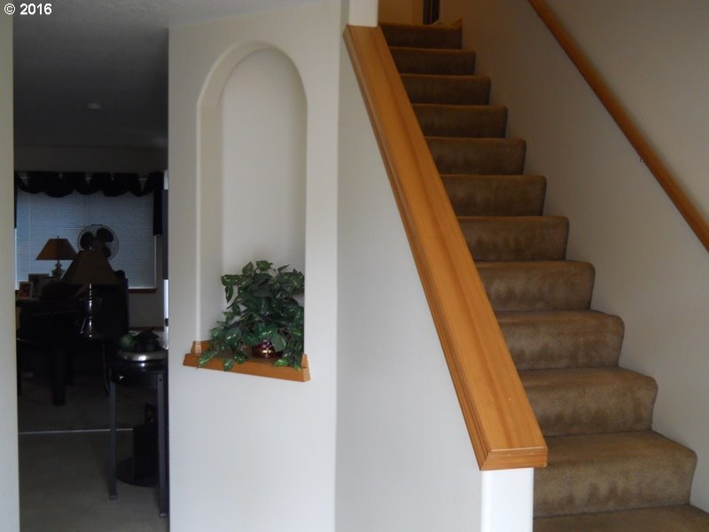 928 Northeast Mariners Loop Portland, OR 97211 - Photo 4 of 18 Gallery Image 4
