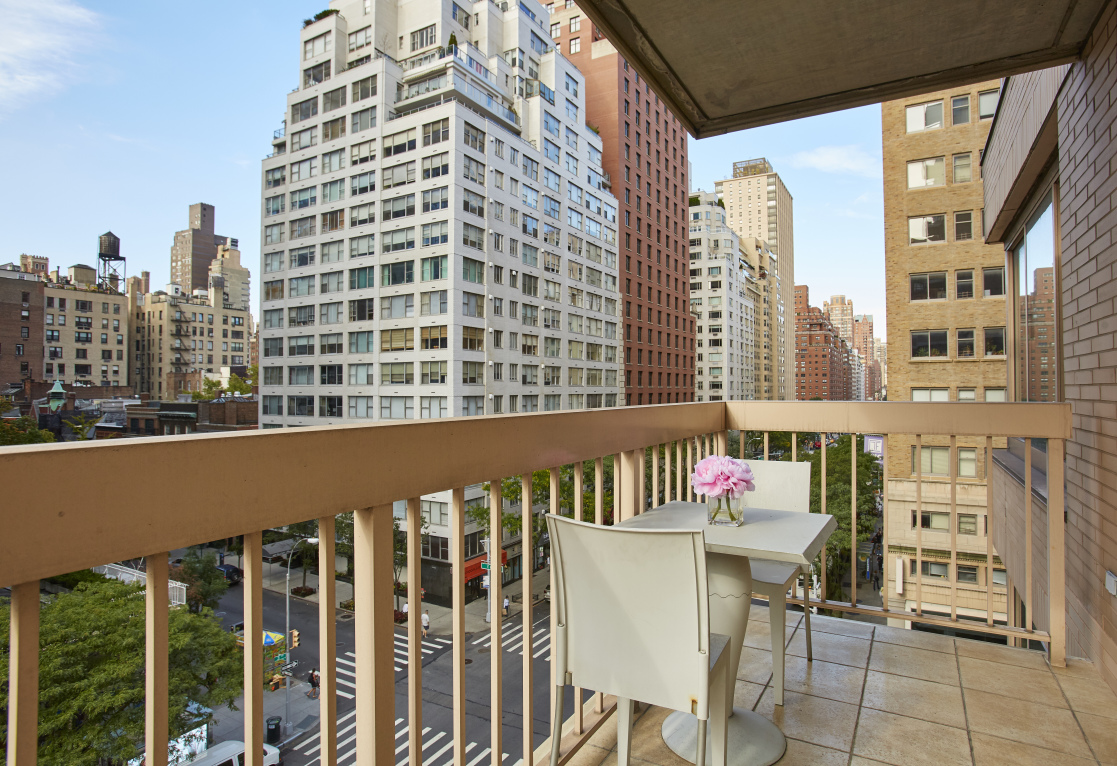 200 East 69th Street, Unit 7M Manhattan, NY 10021 - Photo 4 of 7