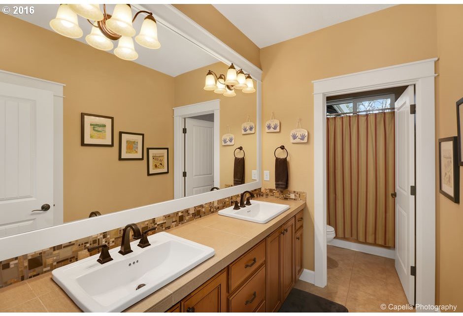 6101 Southwest 67th Place Portland, OR 97223 - Photo 21 of 32 Gallery Image 21
