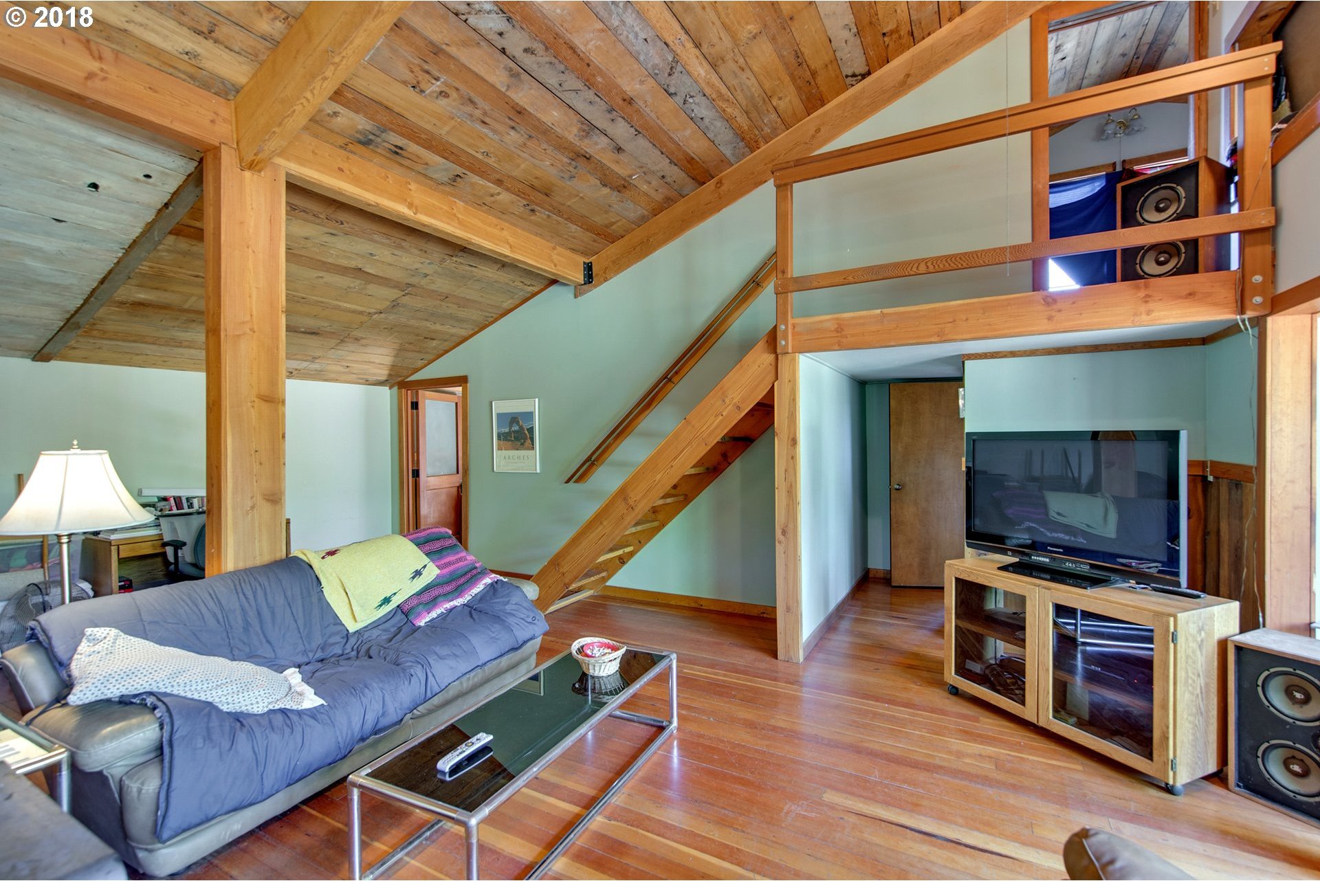 7410 Wagon Road West Mosier, OR 97040 - Photo 8 of 23 Gallery Image 8