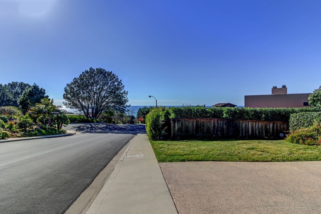 2110 Cordero Road Del Mar, CA 92014 - Photo 7 of 25 Views looking down street- before turning into driveway of property