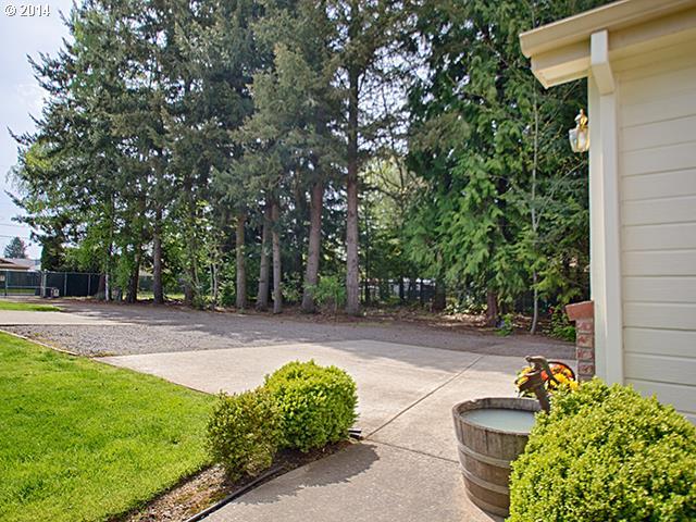 19625 Southwest Stacey Street Aloha, OR 97003 - Photo 5 of 16 Gallery Image 5