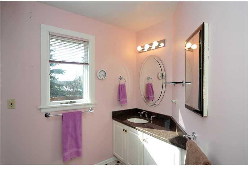 2021 Murdstone Road Upper St. Clair, PA 15241 - Photo 16 of 24 Gallery Image 16