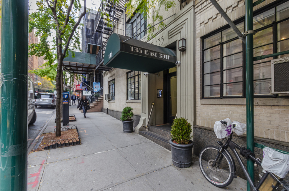 135 E 39th St, Manhattan, NY 10016 - Photo 2 of 2