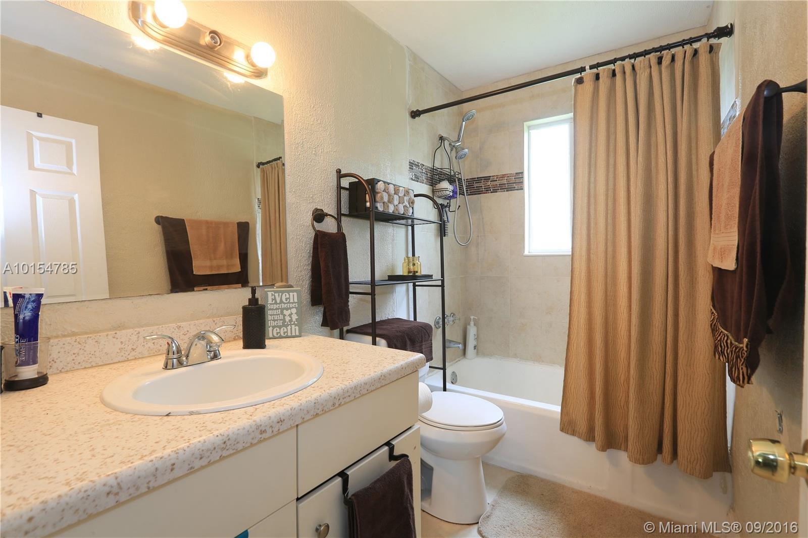 2123 Funston Street Hollywood, FL 33020 - Photo 4 of 13