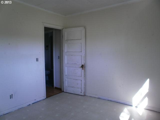 39480 Southwest Laurelwood Road Gaston, OR 97119 - Photo 12 of 14 Gallery Image 12
