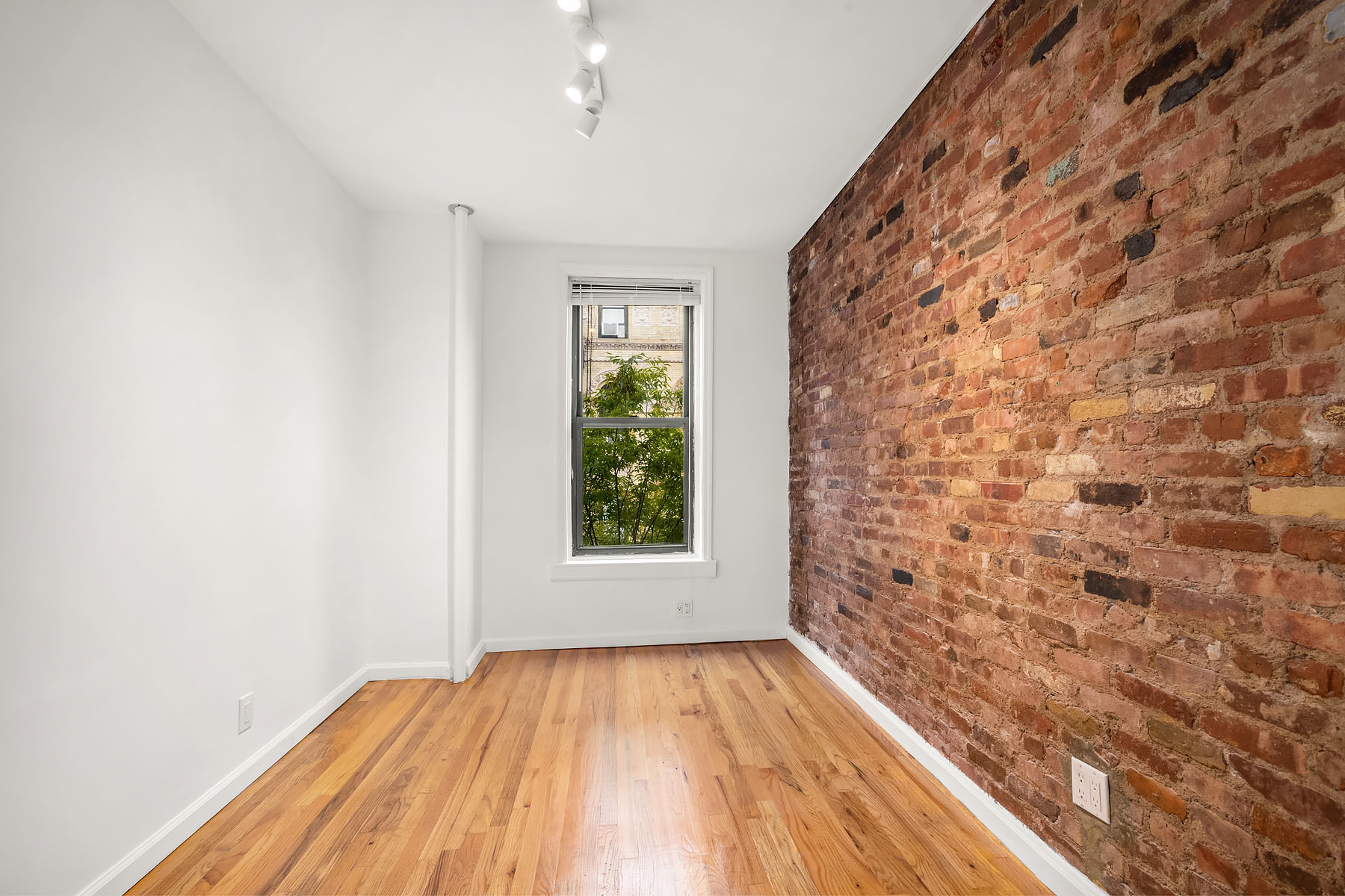 177 Thompson Street, Unit 19 Manhattan, NY 10012 - Photo 3 of 5