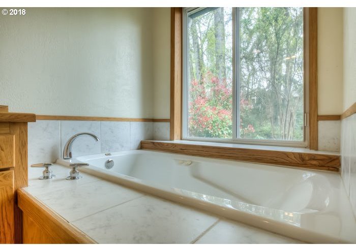 17535 South Abiqua Road Northeast Silverton, OR 97381 - Photo 16 of 32 Gallery Image 16