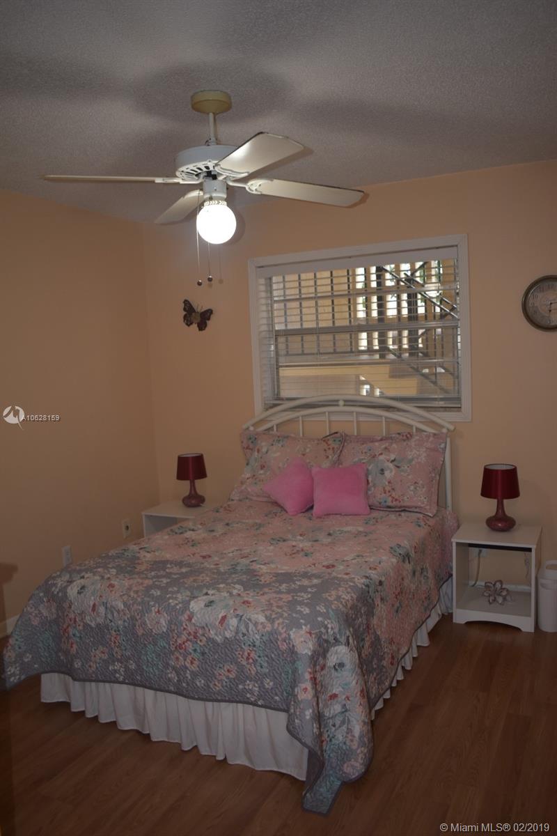 301 Cambridge Road, Unit 102 Hollywood, FL 33024 - Photo 13 of 14 Gallery Image 13
