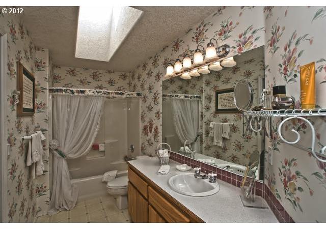 16709 Southwest Nafus Lane Beaverton, OR 97007 - Photo 12 of 16 Gallery Image 12