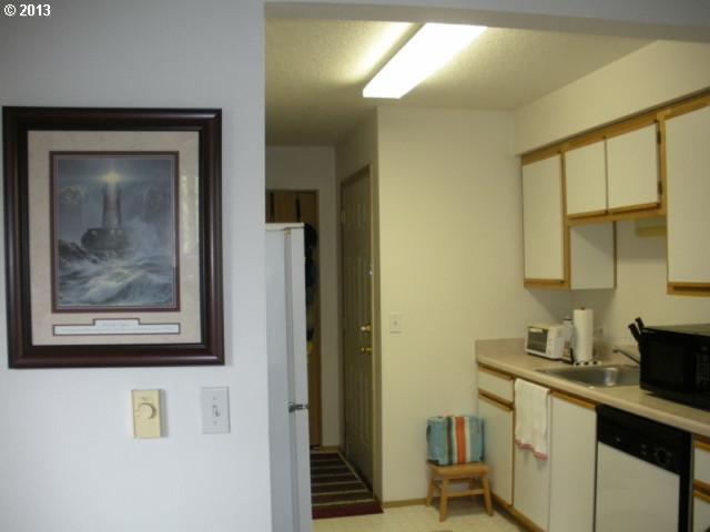 10620 Southwest Davies Road, Unit 5 Beaverton, OR 97008 - Photo 9 of 10 Gallery Image 9