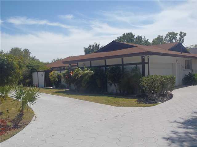 6420 Southwest 104th Street Pinecrest, FL 33156 - Photo 2 of 5
