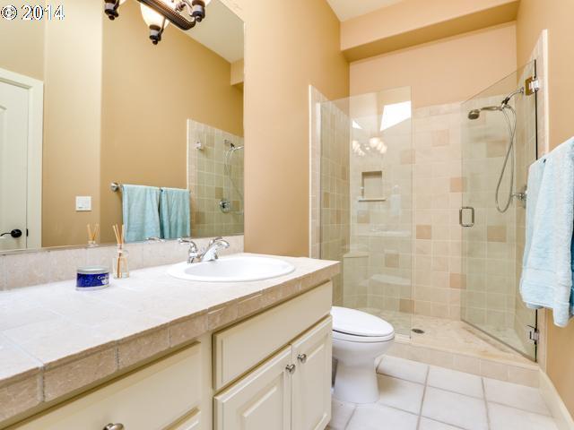 3447 Southwest Doschview Court Portland, OR 97239 - Photo 10 of 16