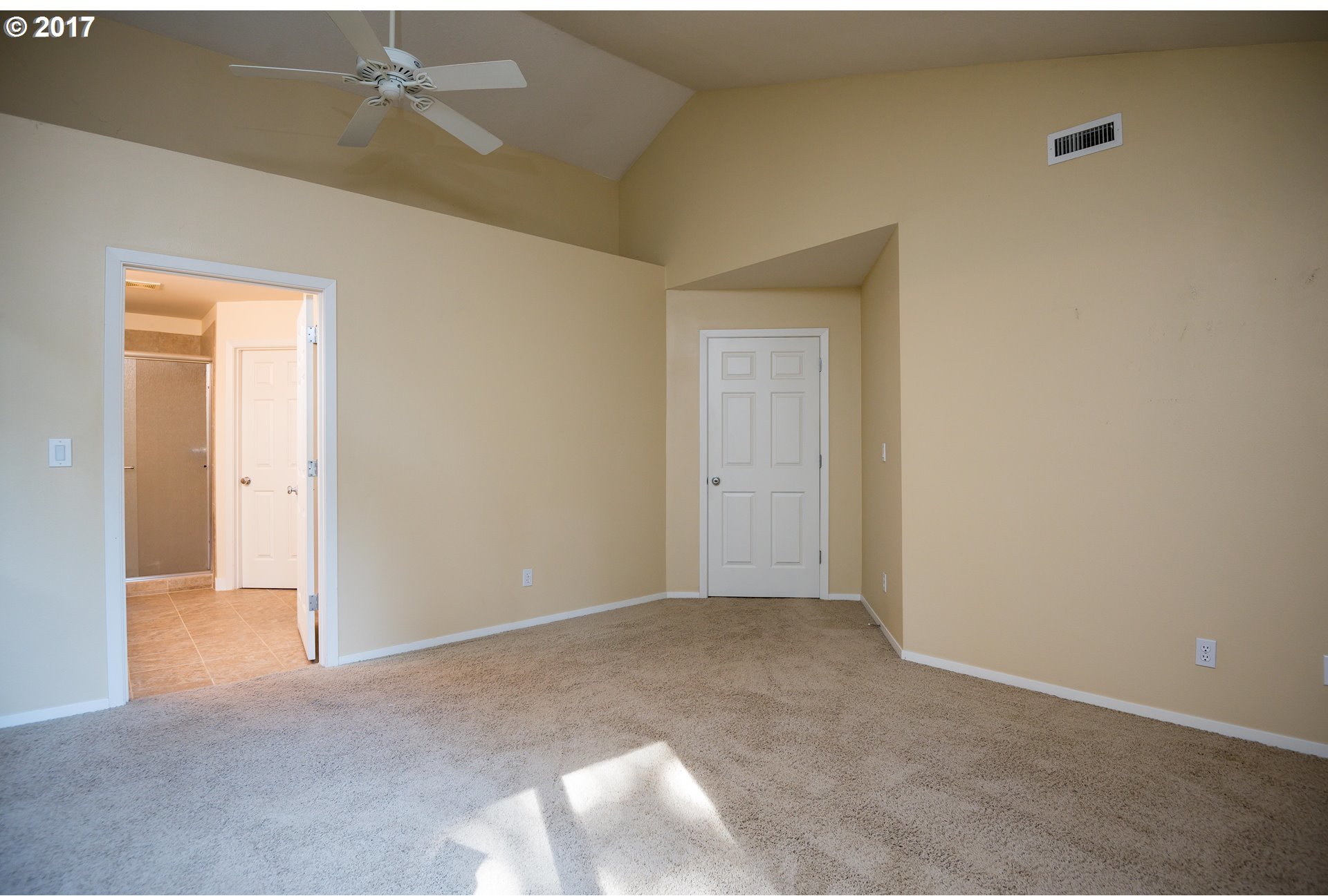 14098 Southwest Springbrook Lane Tigard, OR 97223 - Photo 18 of 30 Gallery Image 18