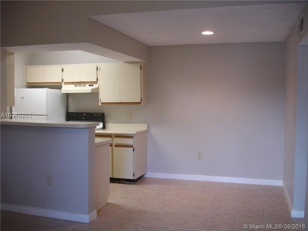 15551 Southwest 104th Terrace, Unit 825 Miami, FL 33196 - Photo 5 of 11