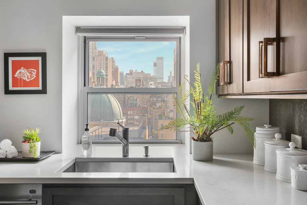 150 East 77th Street, Unit PHCD Manhattan, NY 10075 - Photo 10 of 17