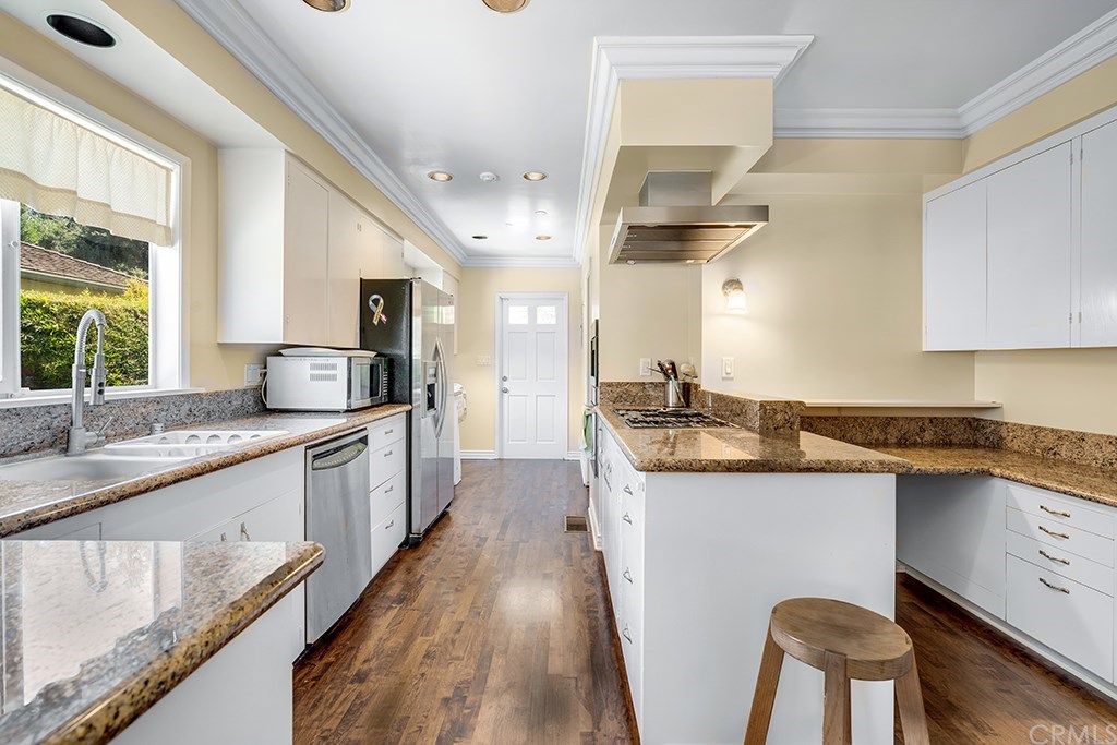 2000 Lorain Road San Marino, CA 91108 - Photo 5 of 27