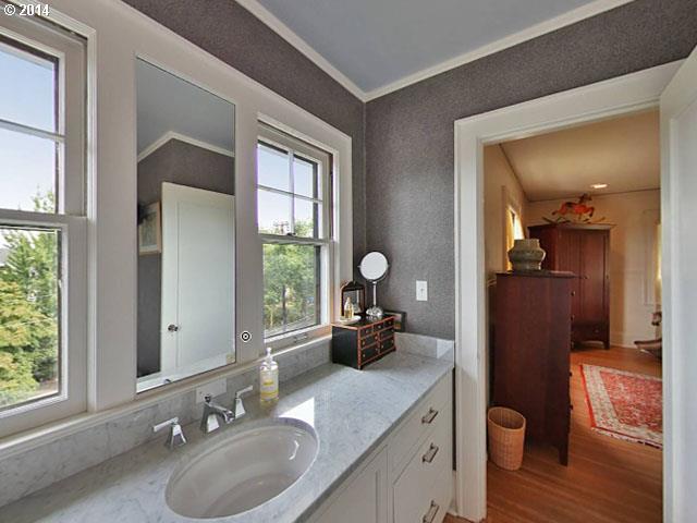 2846 Northwest Westover Road Portland, OR 97210 - Photo 3 of 16 Gallery Image 3