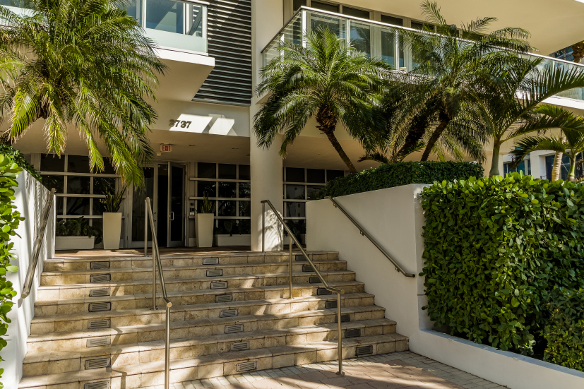 THE CARIBBEAN 3737 Collins Ave, Miami Beach, FL 33140 - Photo 3 of 3