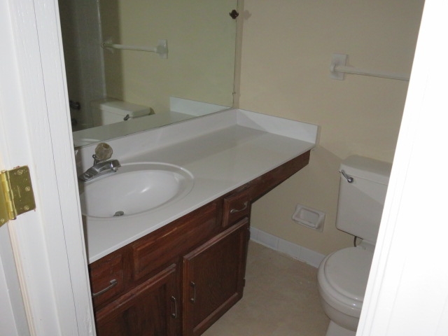 6770 Starkenburg Lane Memphis, TN 38115 - Photo 10 of 13