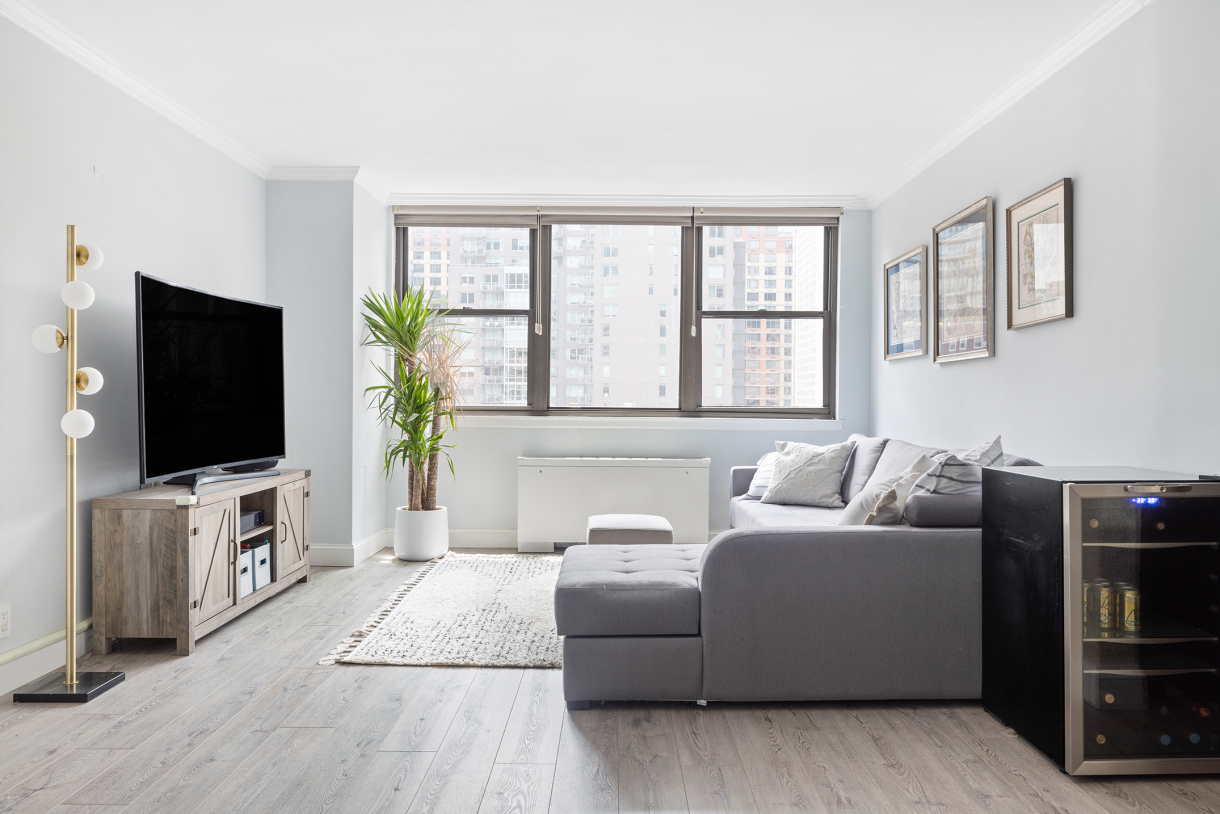 225 East 36th Street, Unit 9N Manhattan, NY 10016 - Photo 8 of 11