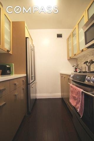 212 East 47th Street, Unit 30C Manhattan, NY 10017 - Photo 8 of 17