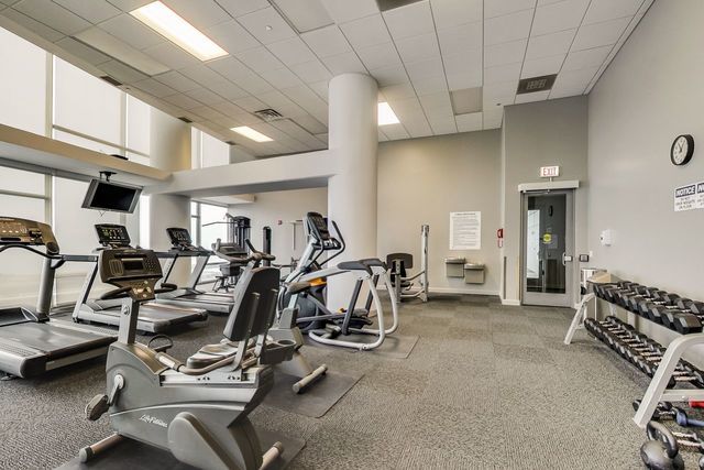 100 E 14th St, Chicago, IL 60605 - Photo 11 of 31